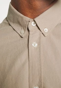 Samsøe Samsøe LIAM SHIRT - Chemise Men 19 Samsøe Samsøe LIAM SHIRT - Chemise Men -Univers de la Mode Boutique 00b62956b6f8499d996de3fd4c219497
