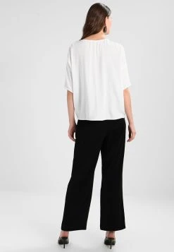 Samsøe Samsøe MAINS TEE - Blouse Women 19 Samsøe Samsøe MAINS TEE - Blouse Women -Univers de la Mode Boutique 0246539fa61b4d248df9ad35416c04b0