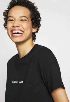 Samsøe Samsøe BARLETTA - T-shirt imprimé Women 11 Samsøe Samsøe BARLETTA - T-shirt imprimé Women -Univers de la Mode Boutique 0aee48f99a354304835fa1ad764dc0bd