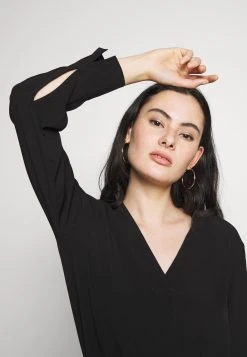 Sams&oslash;e Sams&oslash;e HAMILLA BLOUSE - Blouse Women -Univers de la Mode Boutique 0fb16d42018c4a71b77be21b93c8e1e3