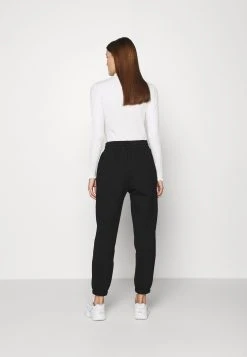 Samsøe Samsøe CARMEN TROUSERS - Pantalon de survêtement Women -Univers de la Mode Boutique 12f0173955794a368902ed83ca59865e