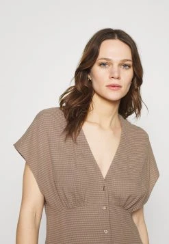 Sams&oslash;e Sams&oslash;e VALERIE SHORT DRESS - Robe chemise Women -Univers de la Mode Boutique 15d6ff537f0245f9b1dda4a0007af5d0