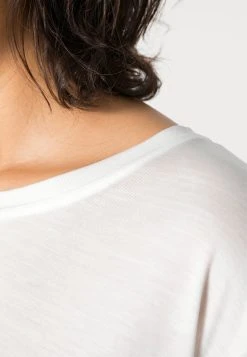 Samsøe Samsøe UTA - T-shirt basique Women 12 Samsøe Samsøe UTA - T-shirt basique Women -Univers de la Mode Boutique 181eccf4e48c4219a2cceb244a2786bf