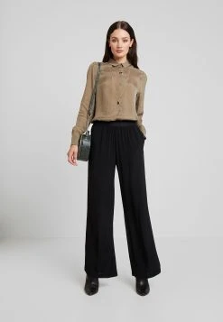 Samsøe Samsøe NESSIE - Pantalon classique Women 10 Samsøe Samsøe NESSIE - Pantalon classique Women -Univers de la Mode Boutique 19950cdc4ecd45daa308b38bd954e45e
