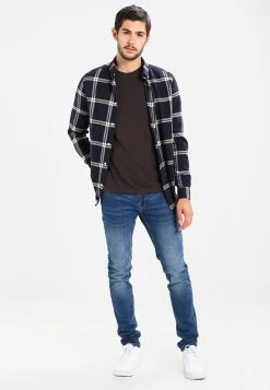 Samsøe Samsøe KRONOS - T-shirt basique Men -Univers de la Mode Boutique 1e68672f1cba4f49b88bf493d71284cf