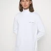 Samsøe Samsøe NORSBRO TURTLENECK - T-shirt à manches longues Men 2 Samsøe Samsøe NORSBRO TURTLENECK - T-shirt à manches longues Men -Univers de la Mode Boutique 1f9c0b5fc363407e907467951c4e0bca