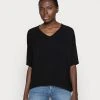 Samsøe Samsøe MAINS V NECK - Blouse Women -Univers de la Mode Boutique 2b6b4e53ce3046df9d4bf1171269118f