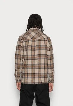 Samsøe Samsøe WALTONES - Chemise Men -Univers de la Mode Boutique 2bec9572ef2b42709ee569e96ca1aba6