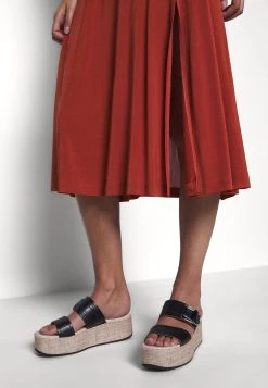 Samsøe Samsøe CORNEA SKIRT - Jupe trapèze Women -Univers de la Mode Boutique 2c33c23ed87347538e4a73c2b6d74b8c