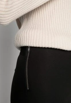 Samsøe Samsøe SION PANTS - Pantalon classique Women -Univers de la Mode Boutique 2da01e44c1d544b383f90f71dce94c4b