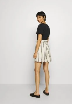 Samsøe Samsøe LUELLA - Short Women 10 Samsøe Samsøe LUELLA - Short Women -Univers de la Mode Boutique 33467d7bf013470280e2833c2a3fc24b