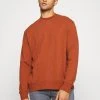 Samsøe Samsøe TOSCAN CREW NECK - Pullover Men -Univers de la Mode Boutique 36945fdec39e49d0a514ff367fa879e3