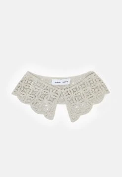 Samsøe Samsøe RODEA COLLAR - Écharpe Women -Univers de la Mode Boutique 409de86411c545c9b3d301250a5cf0fd 1