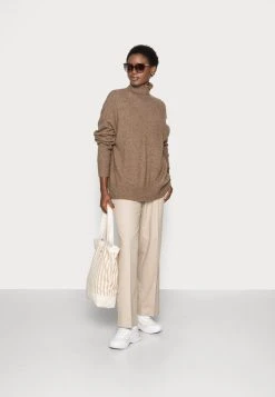 Samsøe Samsøe JACI TURTLENECK - Pullover Women 11 Samsøe Samsøe JACI TURTLENECK - Pullover Women -Univers de la Mode Boutique 42b8d5fe29d44222a454557168d90b72