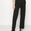 Samsøe Samsøe ALORA TROUSERS - Pantalon de survêtement Women 2 Samsøe Samsøe ALORA TROUSERS - Pantalon de survêtement Women -Univers de la Mode Boutique 4335fcd77e1f45efb5600543148e3308