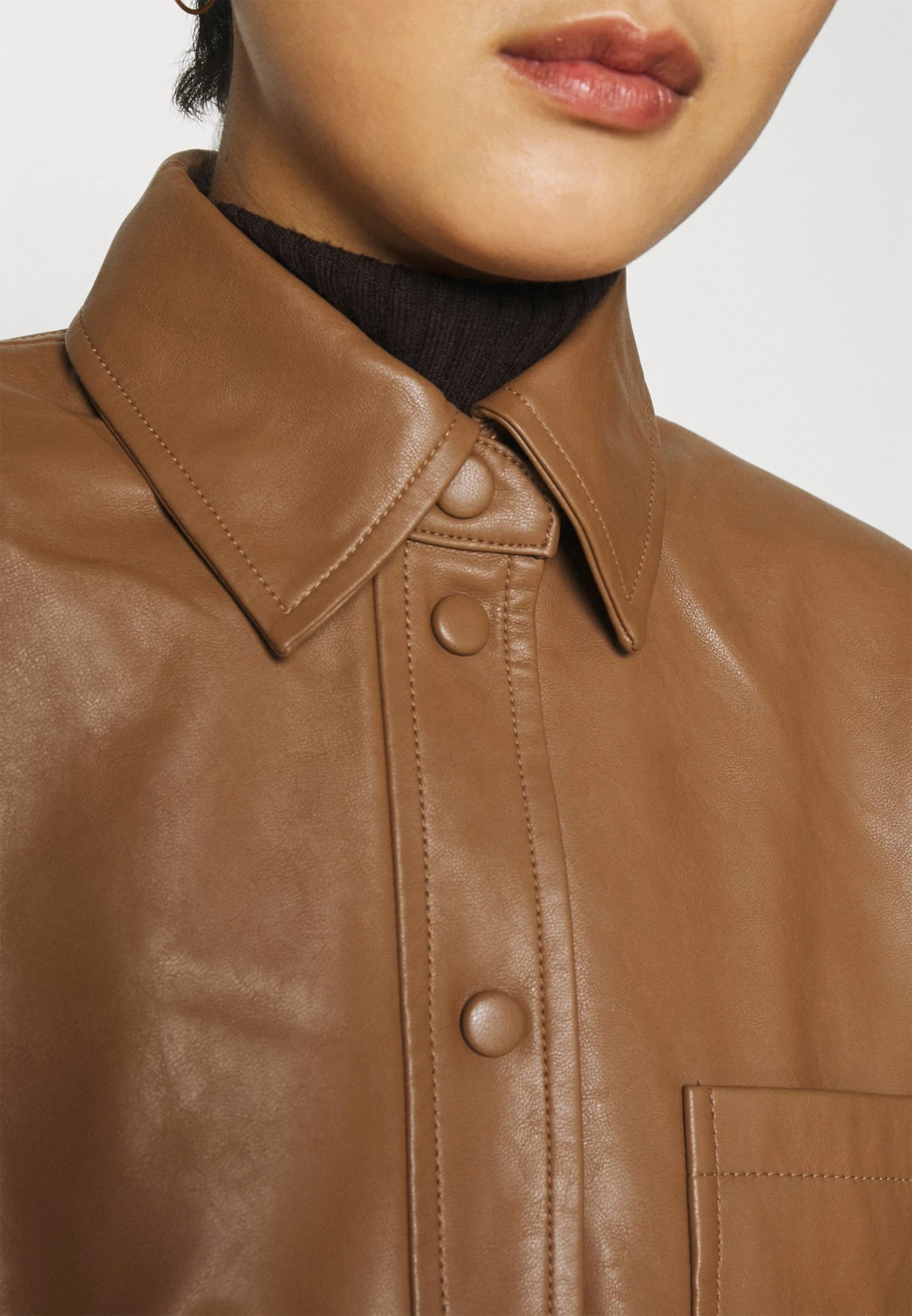 Samsøe Samsøe VESTINE JACKET - Veste en similicuir Women 8 Samsøe Samsøe VESTINE JACKET - Veste en similicuir Women – Image 6