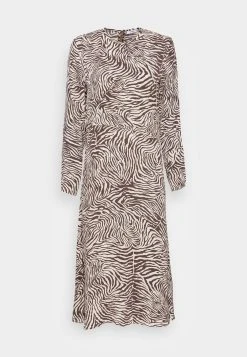 Samsøe Samsøe RAMI DRESS - Robe de jour Women 11 Samsøe Samsøe RAMI DRESS - Robe de jour Women -Univers de la Mode Boutique 494682dfb2a1498293dade4ee41a4bda 1