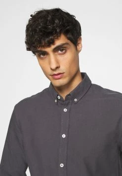 Samsøe Samsøe LIAM SHIRT - Chemise Men 17 Samsøe Samsøe LIAM SHIRT - Chemise Men -Univers de la Mode Boutique 4a1eb4122f244937a5737b27af114020
