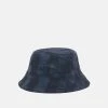 Samsøe Samsøe ANTON BUCKET HAT UNISEX - Chapeau All -Univers de la Mode Boutique 4d1008b2d8d14abd94c0bbcd56b9d3ce 1