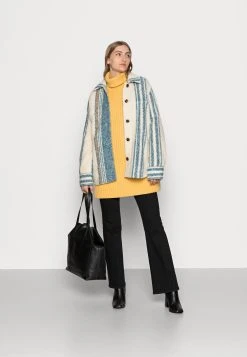 Samsøe Samsøe KEIKO TURTLENECK - Pullover Women 11 Samsøe Samsøe KEIKO TURTLENECK - Pullover Women -Univers de la Mode Boutique 4fa6159f295642c7b7500b9f197bddc5