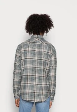 Sams&oslash;e Sams&oslash;e LIAM - Chemise Men -Univers de la Mode Boutique 53a9f93bda10460f93aa079aad15150b