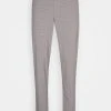 Samsøe Samsøe FRANKIE TROUSERS - Pantalon classique Men -Univers de la Mode Boutique 5da28dc75a7c42afa0c05b4cab5193ee