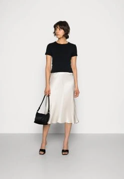 Samsøe Samsøe LILA - T-shirt basique Women -Univers de la Mode Boutique 5e2f50597ecb4b2b93fafb443935189c