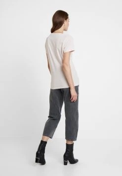 Samsøe Samsøe SOLLY TEE SOLID - T-shirt basique Women -Univers de la Mode Boutique 5f0c9934f2d84e64af366049694a459a