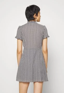 Sams&oslash;e Sams&oslash;e ZARANI SHORT DRESS - Robe chemise Women -Univers de la Mode Boutique 60e9595d5a594315a0b4149ad3f80ef5