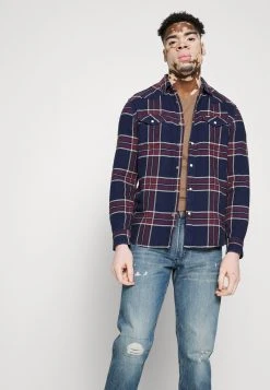 Samsøe Samsøe KRONOS - T-shirt basique Men -Univers de la Mode Boutique 6220285dc4c34778bbdb88d43e78ba1f