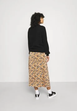 Sams&oslash;e Sams&oslash;e JACI CREW NECK - Pullover Women -Univers de la Mode Boutique 63902a4186c4459da0b9734a2935c04c