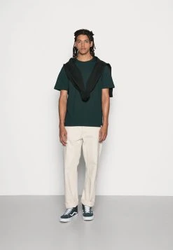 Samsøe Samsøe HUGO - T-shirt basique Men 11 Samsøe Samsøe HUGO - T-shirt basique Men -Univers de la Mode Boutique 63bb2214f69346898f83ee54105c539a