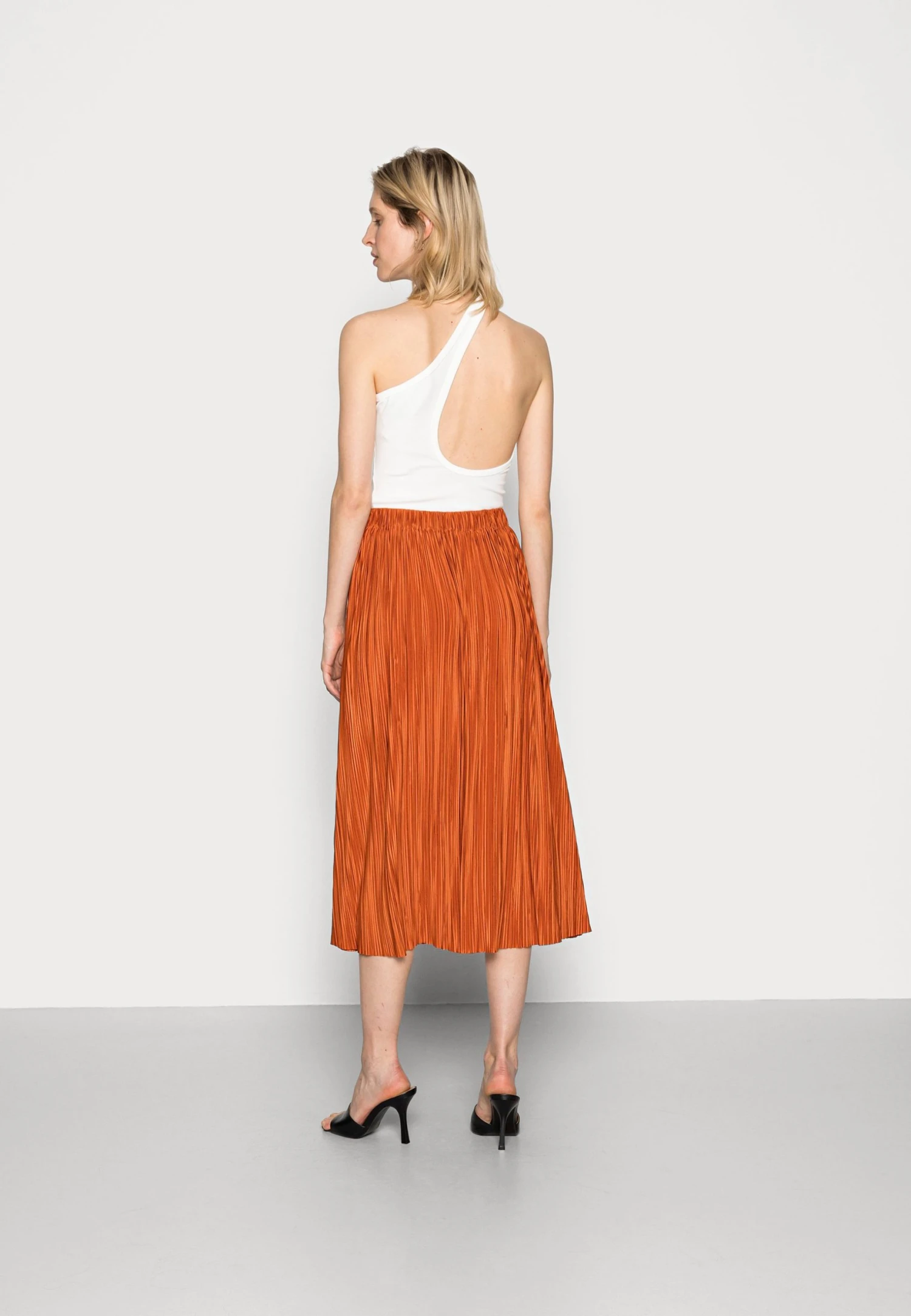 Samsøe Samsøe UMA SKIRT - Jupe plissée Women 5 Samsøe Samsøe UMA SKIRT - Jupe plissée Women – Image 3
