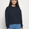 Samsøe Samsøe KELSEY CREW NECK - Sweatshirt Women 2 Samsøe Samsøe KELSEY CREW NECK - Sweatshirt Women -Univers de la Mode Boutique 6a51be90eb644e2cbc308d9fd18b717f