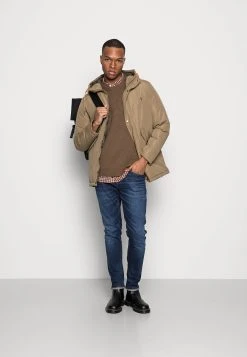 Samsøe Samsøe KIM CREW NECK VEST - Pullover Men 8 Samsøe Samsøe KIM CREW NECK VEST - Pullover Men -Univers de la Mode Boutique 6b404c2dd3ca4e828e27f1435b2a5fcb