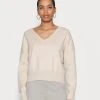Samsøe Samsøe NIKA V NECK - Pullover Women -Univers de la Mode Boutique 74943e73fe3944b39b6b8e7b995a689b