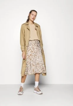 Samsøe Samsøe MAINS TEE - Blouse Women -Univers de la Mode Boutique 74dfb4651aa548b2844852bcd47d8c5d