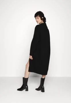 Samsøe Samsøe KEI V NECK DRESS - Robe pull Women 11 Samsøe Samsøe KEI V NECK DRESS - Robe pull Women -Univers de la Mode Boutique 7a5fb22ac85447e095cd4cbd9f00859a