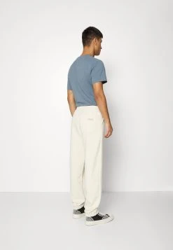 Samsøe Samsøe BILLY TROUSERS - Pantalon de survêtement Men -Univers de la Mode Boutique 7fe15f2418f24b559a48db94b1765c81