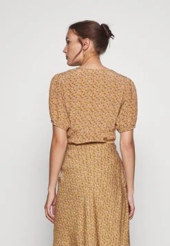 Samsøe Samsøe PETUNIA BLOUSE - Blouse Women -Univers de la Mode Boutique 810dcd0ef05d4c3aa3f51819a1b15cea