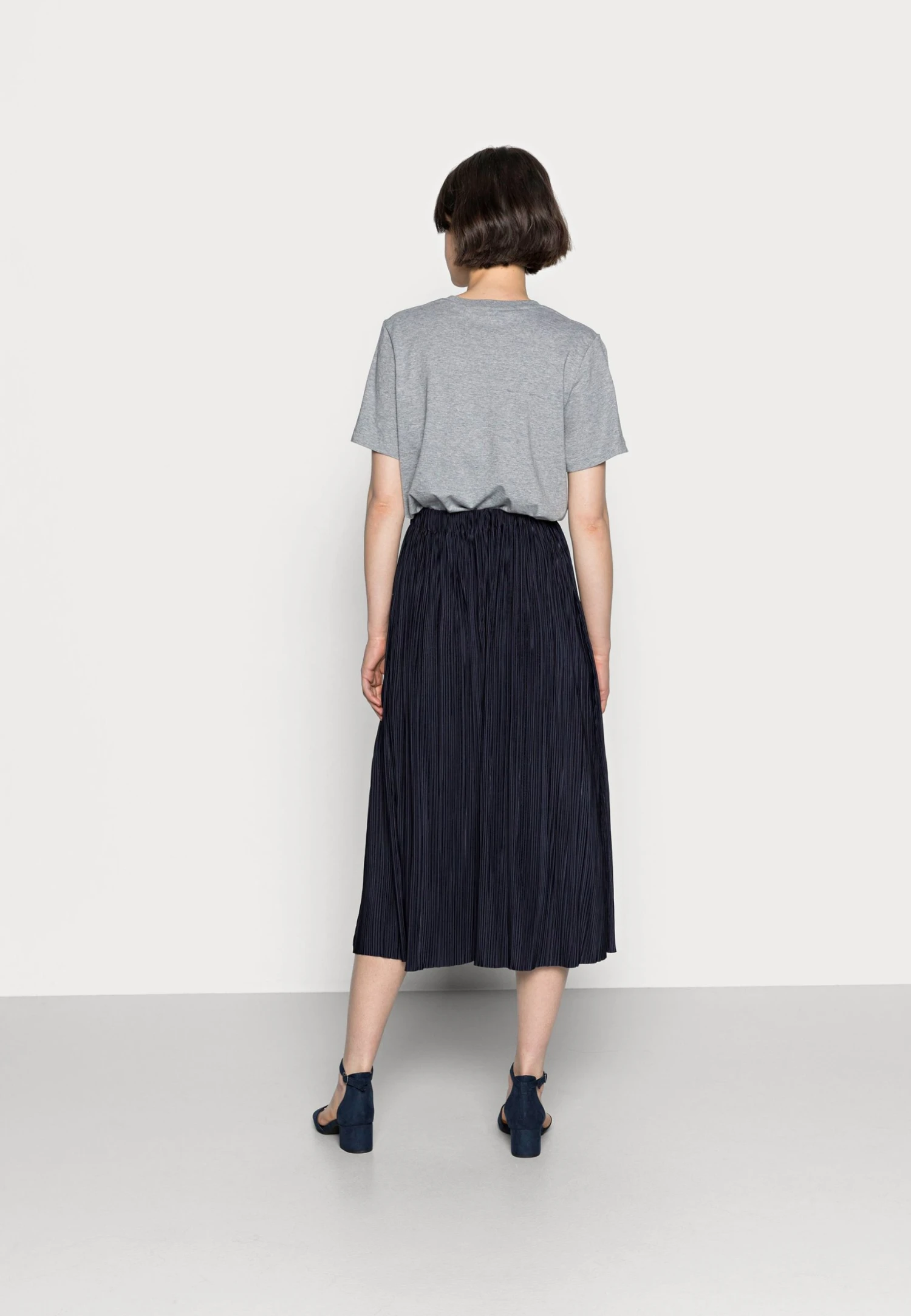 Samsøe Samsøe UMA SKIRT - Jupe plissée Women 5 Samsøe Samsøe UMA SKIRT - Jupe plissée Women – Image 3