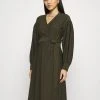 Samsøe Samsøe MERRILL DRESS - Robe de jour Women 1 Samsøe Samsøe MERRILL DRESS - Robe de jour Women -Univers de la Mode Boutique 8ab9716a3a8e46ca88c2ac190dcab977
