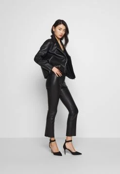 Samsøe Samsøe WELTER JACKET - Veste en cuir Women 10 Samsøe Samsøe WELTER JACKET - Veste en cuir Women -Univers de la Mode Boutique 90e6761d90db4de3bc69524e9e6160eb