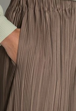 Samsøe Samsøe UMA TROUSERS - Pantalon classique Women 15 Samsøe Samsøe UMA TROUSERS - Pantalon classique Women -Univers de la Mode Boutique 92e390861ea549dba0ef4ee38a44e550