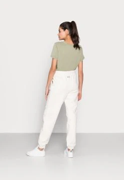 Sams&oslash;e Sams&oslash;e UNDYED TROUSERS - Pantalon de survêtement Women -Univers de la Mode Boutique 94e18949b1ed4ddea1a34fa12d8a7ada