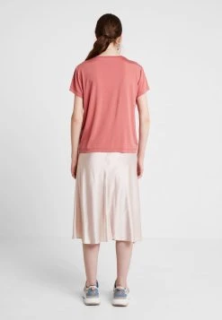 Sams&oslash;e Sams&oslash;e TEE - T-shirt basique Women -Univers de la Mode Boutique 96f18d861d614bbaa2b9380cb8a32c52