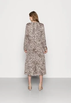 Samsøe Samsøe RAMI DRESS - Robe de jour Women 10 Samsøe Samsøe RAMI DRESS - Robe de jour Women -Univers de la Mode Boutique 9e8542d1ff11434482c3a0c6480ae7e9