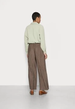 Samsøe Samsøe UMA TROUSERS - Pantalon classique Women 13 Samsøe Samsøe UMA TROUSERS - Pantalon classique Women -Univers de la Mode Boutique a21b75cf411743c5970ab54b1926c8b6