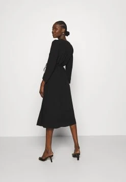 Samsøe Samsøe BRITT WRAP DRESS - Robe de jour Women -Univers de la Mode Boutique a4e8ae9b59f8460688f689faba8227ae