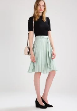 Samsøe Samsøe NELLI - T-shirt basique Women -Univers de la Mode Boutique aa559700856c40c698423180dba2d136